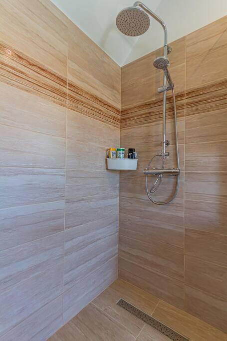 Roomy Apartment 80Sqm At City Center Free Parking Space, Ac & Balcony, Separate Ac In All Four Rooms Budapeste Exterior foto