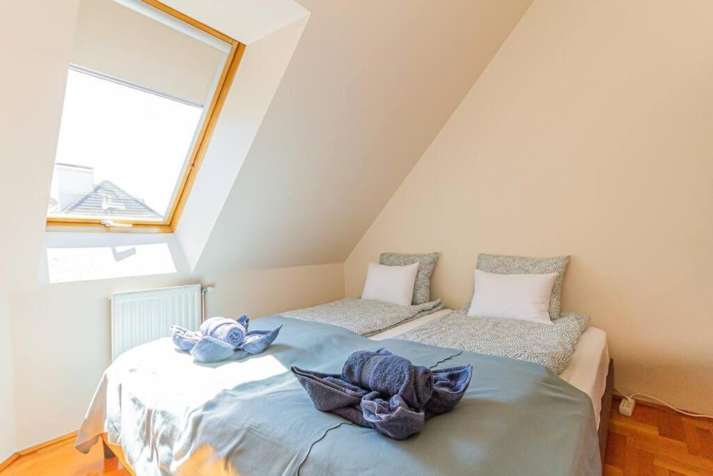 Roomy Apartment 80Sqm At City Center Free Parking Space, Ac & Balcony, Separate Ac In All Four Rooms Budapeste Exterior foto